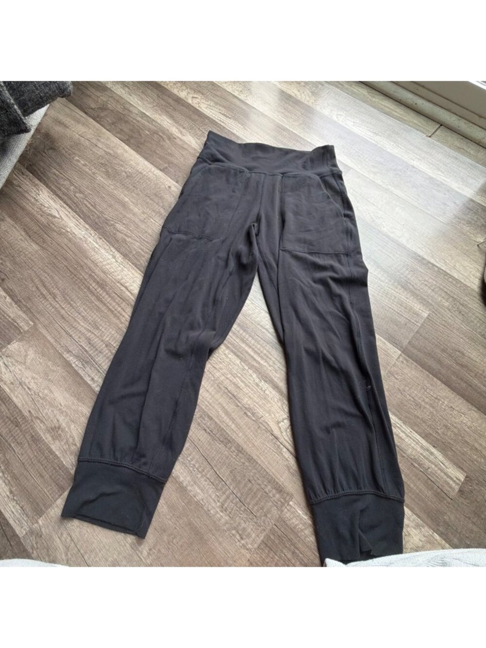 Lululemon High-Waisted Black Joggers With Pockets Size 4